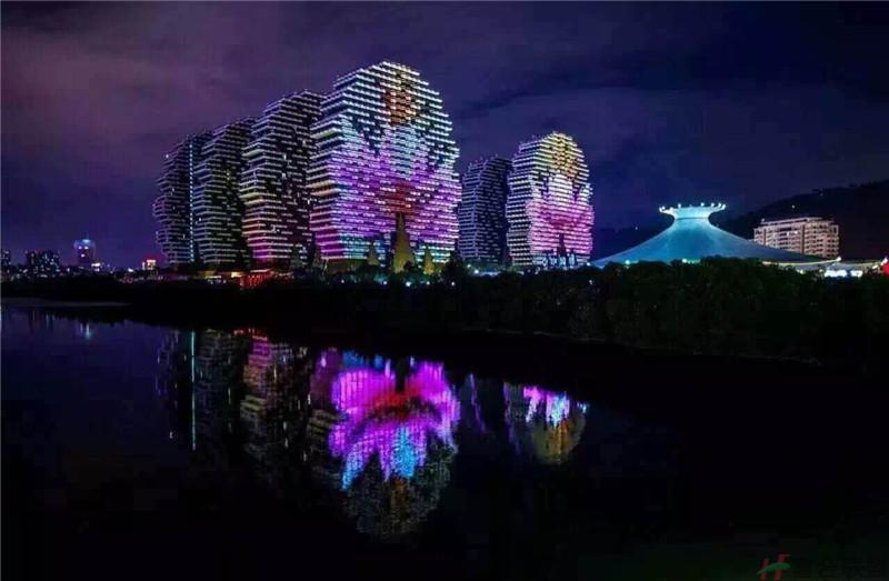 美丽之冠夜景实景图 