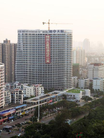 正面远景外景图 